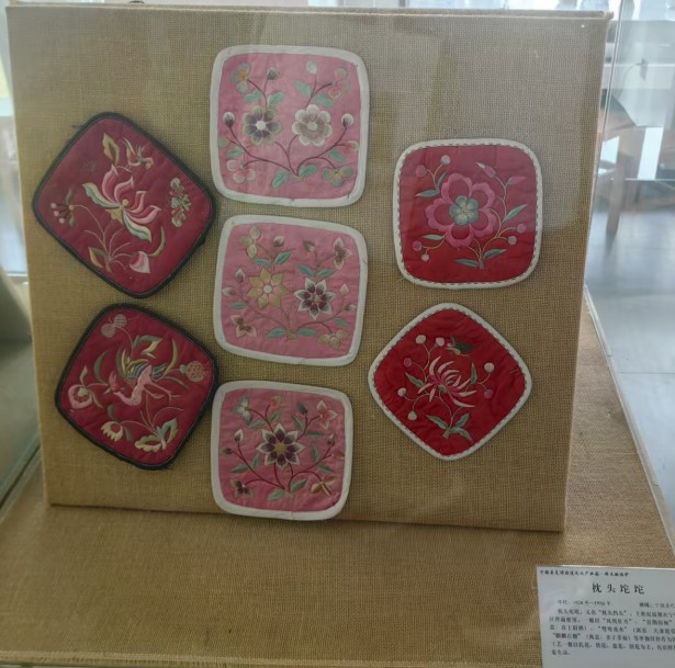 羌繡里的鄉(xiāng)村振興密碼：全國勞模王小琴的非遺賦能之路