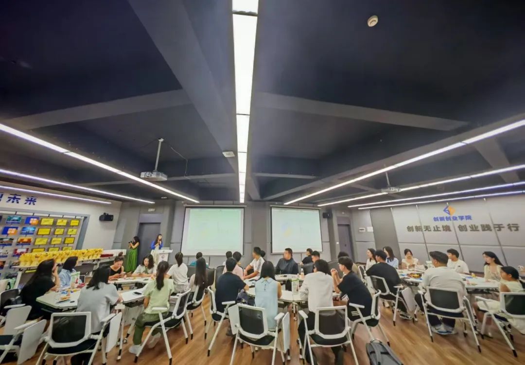 錄用Offer授予儀式隆重舉行！華為重慶終端業(yè)務(wù)部全市招聘100人，移通學(xué)院獨(dú)占40人