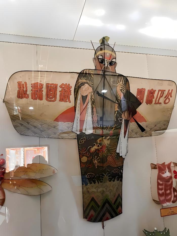 匠心筑夢(mèng)守技藝數(shù)智賦能傳薪火——“芯承非遺”實(shí)踐團(tuán)深耕濰坊非遺調(diào)研