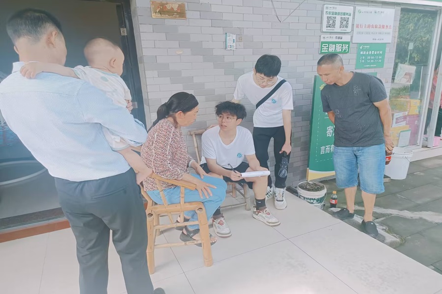 調(diào)研促發(fā)展，實(shí)踐傳溫情：大學(xué)生志愿者助力友誼村鄉(xiāng)村振興