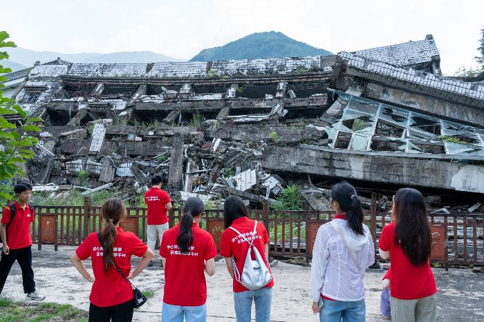 圖片合集 長安大學赴四川綿陽涼山“同心共筑中國夢·民族團結(jié)潤千村”暑期社會實踐隊前往北川地震遺址開展調(diào)研