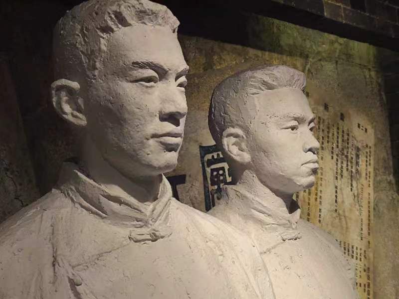 學(xué)黨史，敬海軍，續(xù)紅心，展赤情