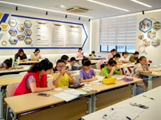 跳出標(biāo)準(zhǔn)答案：暑托班輔導(dǎo)中的“因勢(shì)利導(dǎo)”藝術(shù)