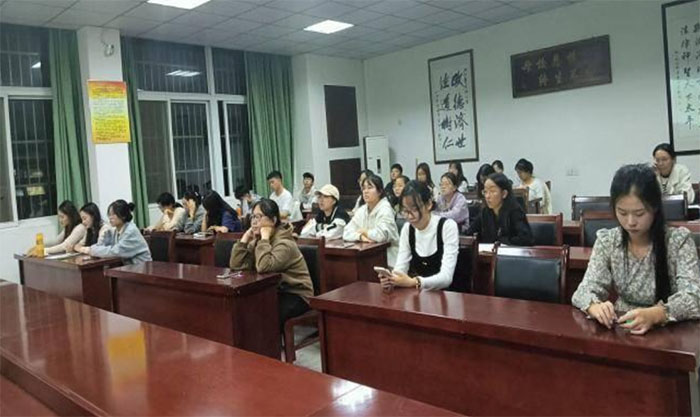 池州學(xué)院家風(fēng)文化宣講協(xié)會(huì)開(kāi)展“家風(fēng)無(wú)聲，傳承有道” 主題講座