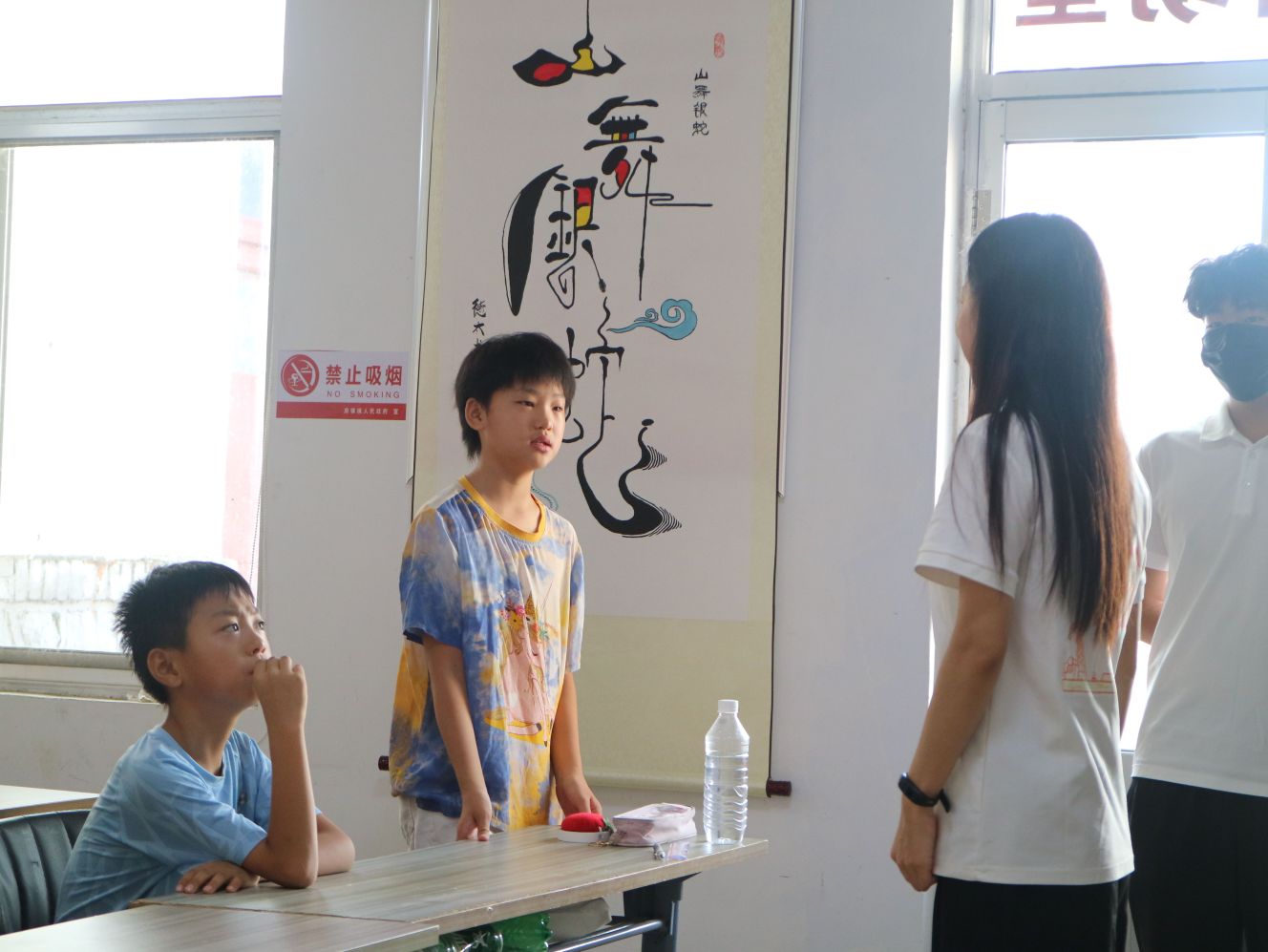 院上村村委會(huì)里的多彩課堂：“Mg-Li”未來暑期社會(huì)實(shí)踐團(tuán)用趣味課程編織暑期成長(zhǎng)畫卷