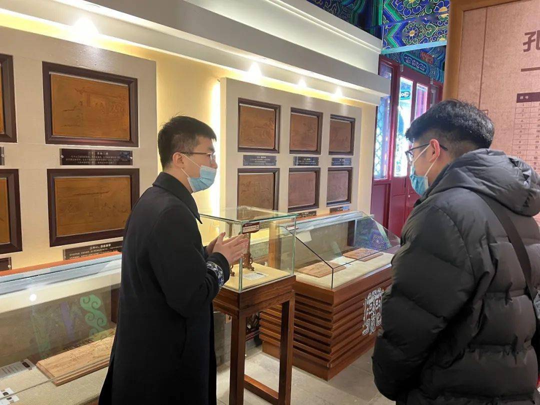 景區(qū)志愿服務(wù)彰顯青春活力