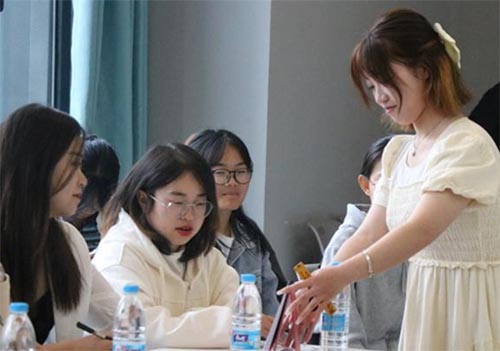 晉中信息學(xué)院商務(wù)英語(yǔ)學(xué)院第二屆元宇宙創(chuàng)意大賽復(fù)賽