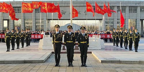 聊城大學(xué)法學(xué)院舉辦“生態(tài)優(yōu)先繪新卷，綠色添彩展宏圖”升國(guó)旗儀式