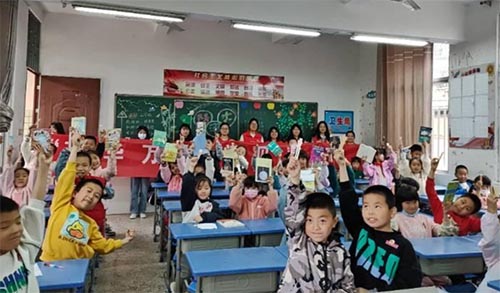 字里行間展青春，書卷傳承悟奧妙