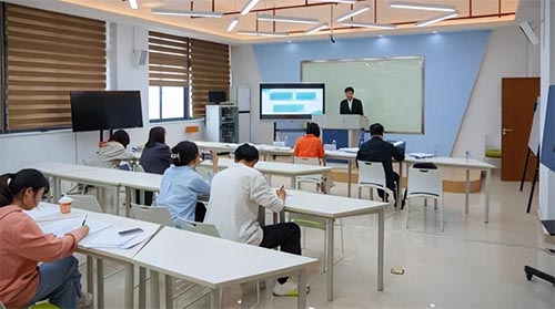 2023屆廣告學(xué)（直播方向）專業(yè)畢業(yè)設(shè)計(jì)答辯進(jìn)行中