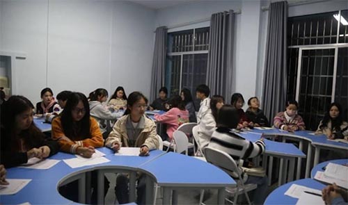 湖南科技學(xué)院理學(xué)院順利開展“朋輩心理互助員心理知識(shí)沙龍”活動(dòng)