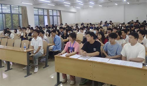 武漢華夏理工學(xué)院信息工程學(xué)院青馬工程第二課