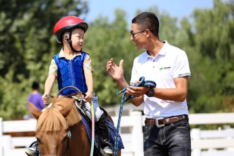 聚焦石榴產(chǎn)業(yè)創(chuàng)新，引領(lǐng)鄉(xiāng)村振興高地