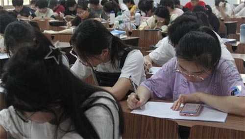 化學(xué)化工與材料科學(xué)學(xué)院韶華團校舉行結(jié)業(yè)儀式