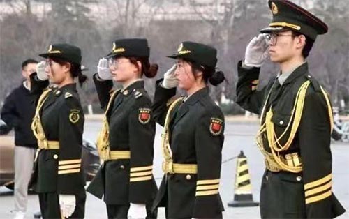 山東理工大學(xué)交通與車(chē)輛工程學(xué)院舉行升國(guó)旗儀式